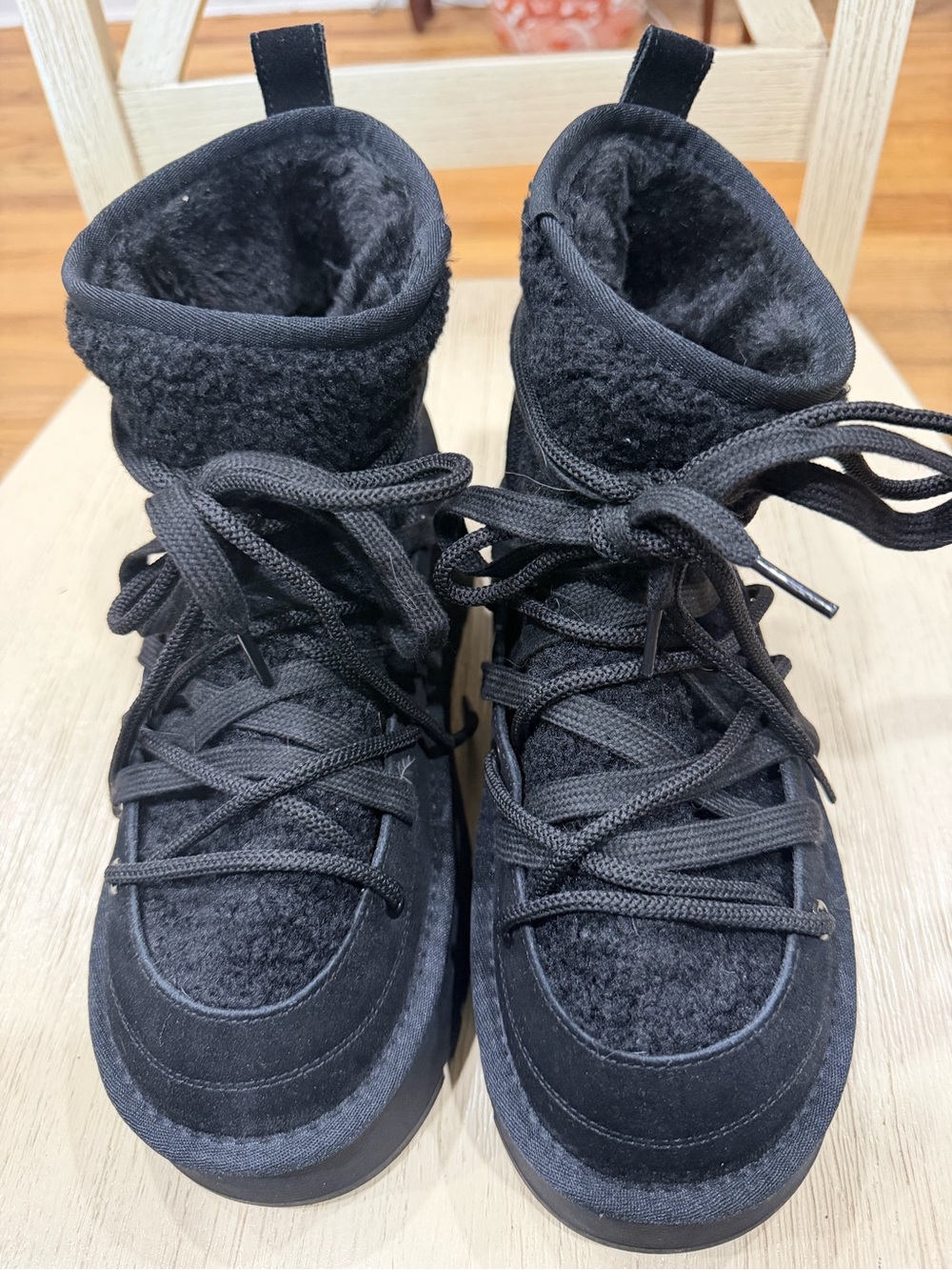 Cozy Black Lace-Up Women's Winter Boots